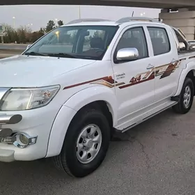 Toyota Hilux 2013