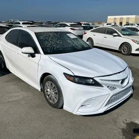 Toyota Camry 2021