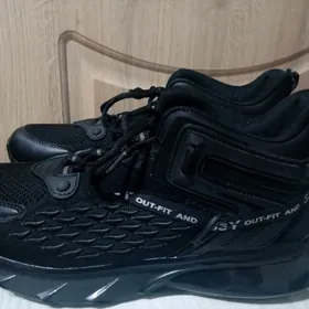 Новые кроссовки