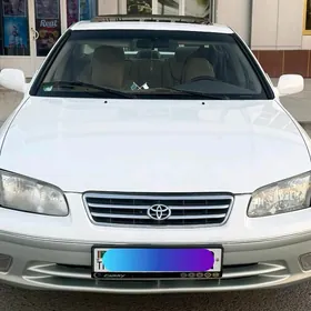 Toyota Camry 2001
