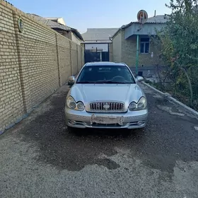 Hyundai Sonata 2002