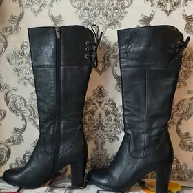 продаются сапоги