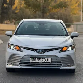 Toyota Camry 2021