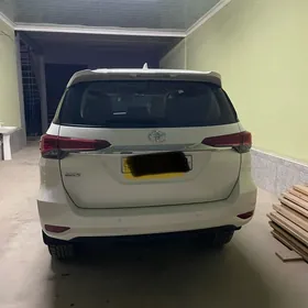 Toyota Fortuner 2016