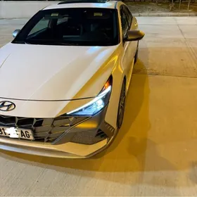 Hyundai Elantra 2022