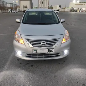Nissan Versa 2012