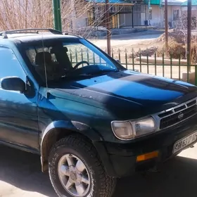 Nissan Pathfinder 1996