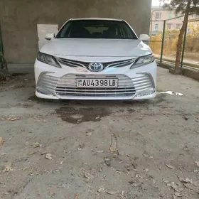 Toyota Camry 2021