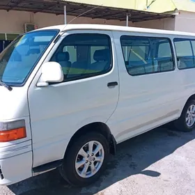 Toyota Hiace 2004