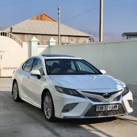 Toyota Camry 2019