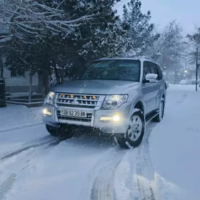 Mitsubishi Pajero 2009