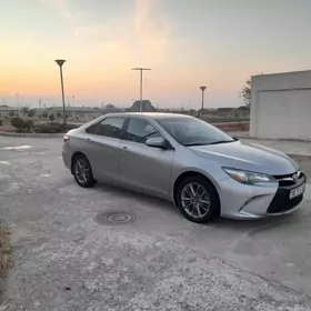 Toyota Camry 2016