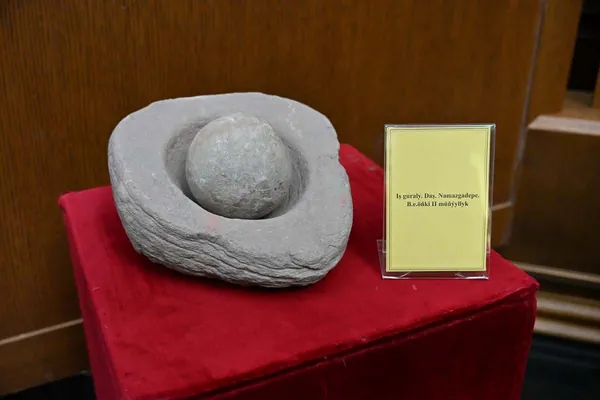 Более 300 артефактов переданы в музейные фонды Туркменистана