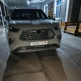 Toyota Highlander 2021