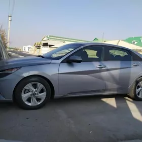 Hyundai Elantra 2022