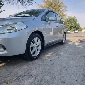 Nissan Tiida 2009