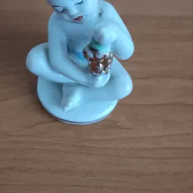 фарфоровая статуэтка