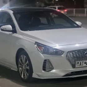 Hyundai Elantra GT 2019