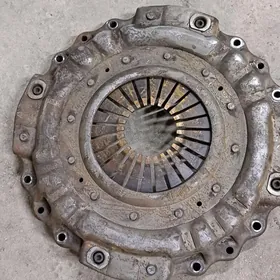 корзина сцепления почти новая