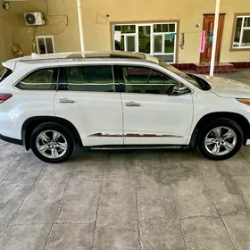 Toyota Highlander 2016