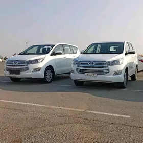 Toyota Innova 2022