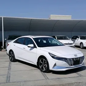 Hyundai Elantra 2022