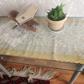 Стол Истикбаль