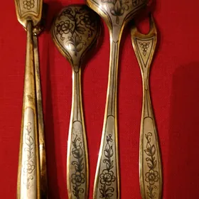 Кумуш ложкалар