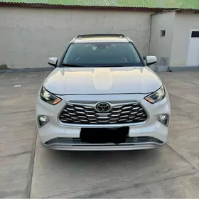 Toyota Highlander 2022