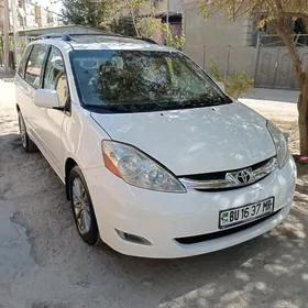Toyota Sienna 2008