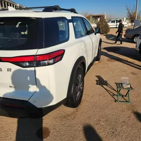 Nissan Pathfinder 2022