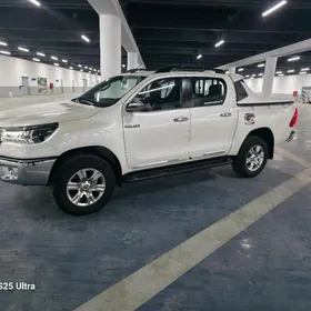 Toyota Hilux 2022