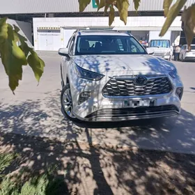 Toyota Highlander 2021