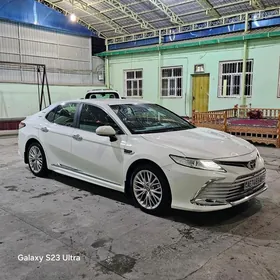 Toyota Camry 2018