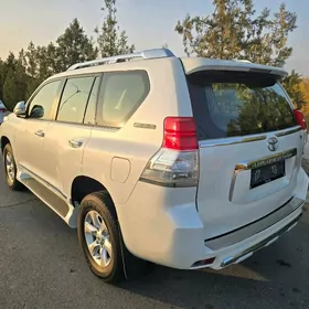 Toyota Land Cruiser Prado 2013