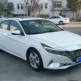 Hyundai Elantra 2022