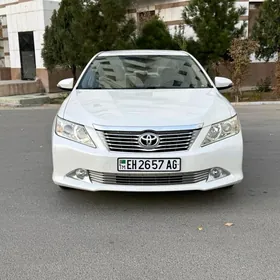 Toyota Camry 2014