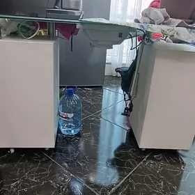 стол маникюрный