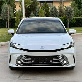 Toyota Camry 2025
