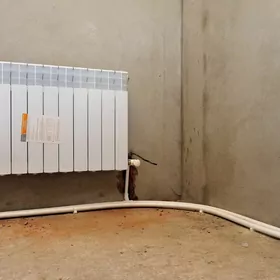 Сантехник (а)