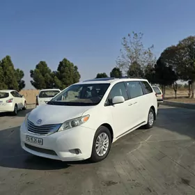 Toyota Sienna 2010