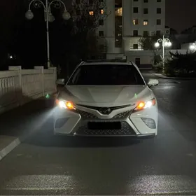 Toyota Camry 2020