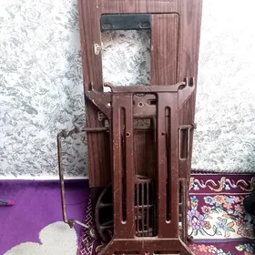 Tikin mashynyñ ayagy