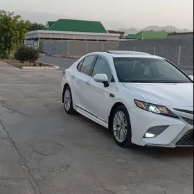 Toyota Camry 2018