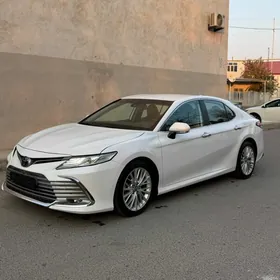 Toyota Camry 2019