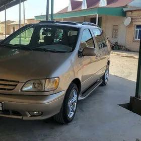 Toyota Sienna 2001