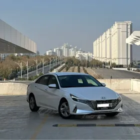 Hyundai Elantra 2022