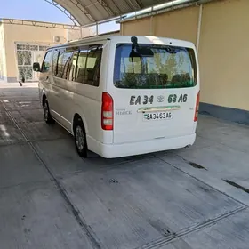 Toyota Hiace 2005