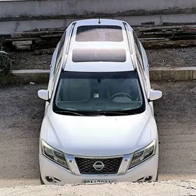 Nissan Pathfinder 2014