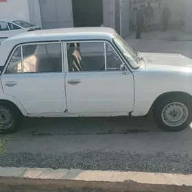 Lada 2104 1982